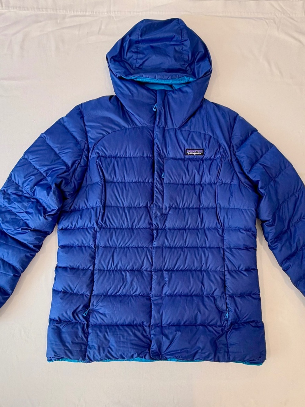 Patagonia Women's XL Blue Hooded Down Puffer Jacket